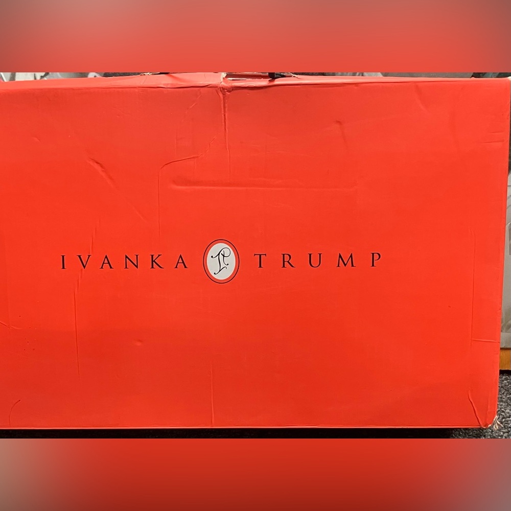 Ivanka Trump Womens Black Multi Leather Boots Size 7.5M w/Box
